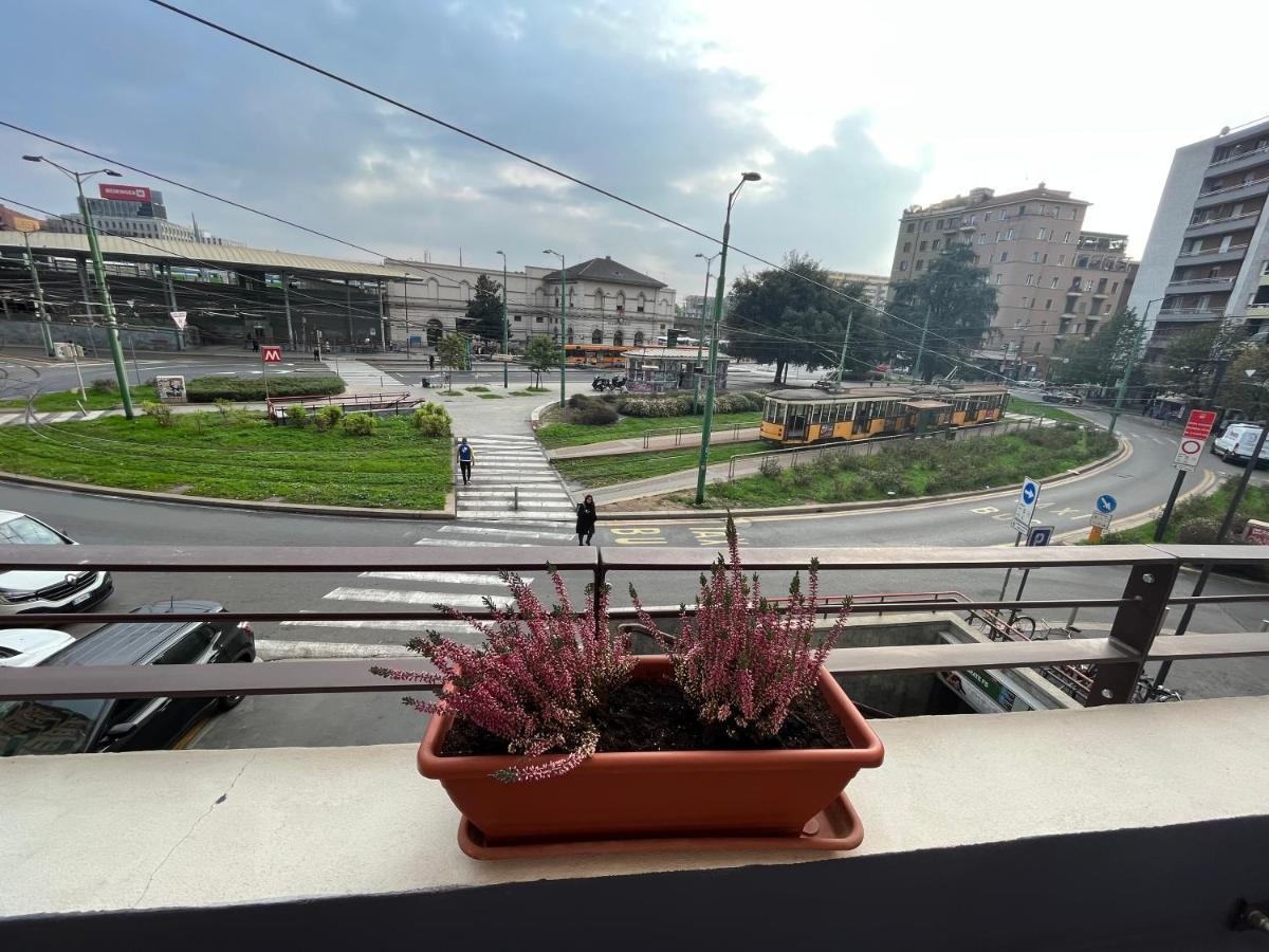 Citta Studi Apartment - Front Metro Lambrate Milan Bagian luar foto