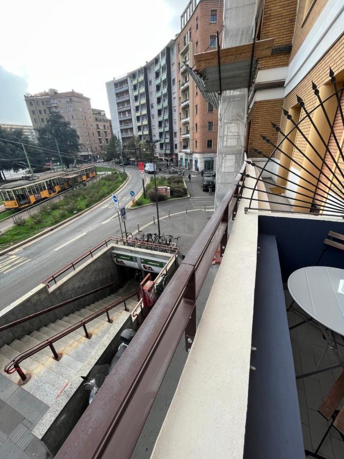 Citta Studi Apartment - Front Metro Lambrate Milan Bagian luar foto